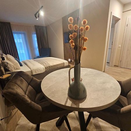 Studio 6 Bucharest Luaran gambar