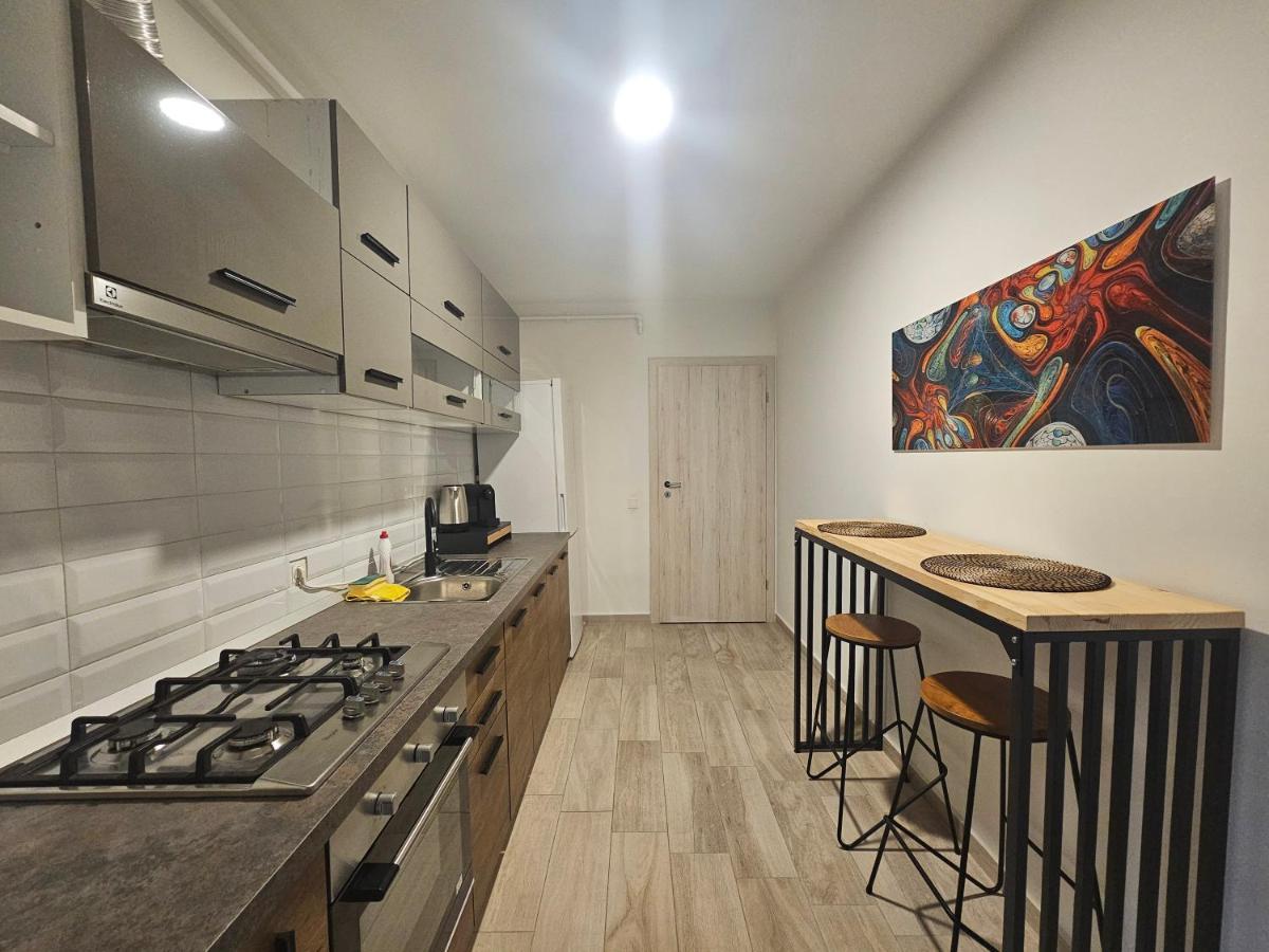 Studio 6 Bucharest Luaran gambar